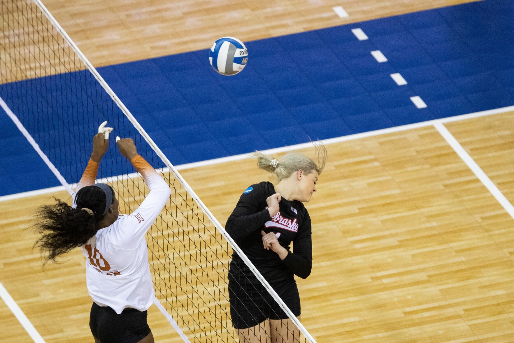042021-owh-spo-nuvolley-ar33
